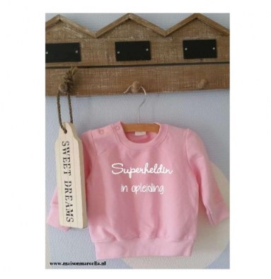  Sweater meisje Superster in opleiding kan met naam erboven